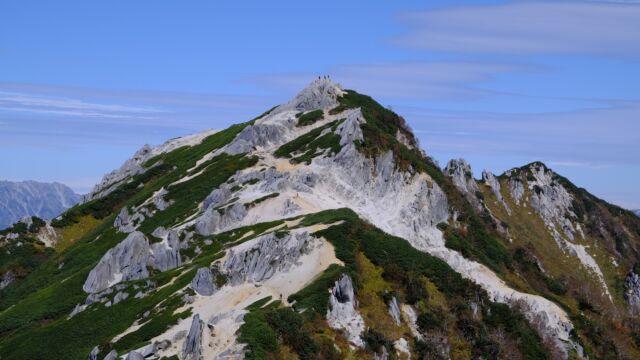 燕岳2024年10月2日北アルプスの紅葉も始まりはじめました。  ＃登山ガイド＃furuhatamountainguideoffice ＃燕岳 ＃北アルプス