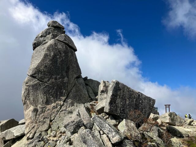 金峰山（2599m）奇跡的に駐車場に停められる幸先良いスタート。  #登山ガイド #furuhatamountainguideoffice #金峰山 #大弛峠 #富士山絶景スポット