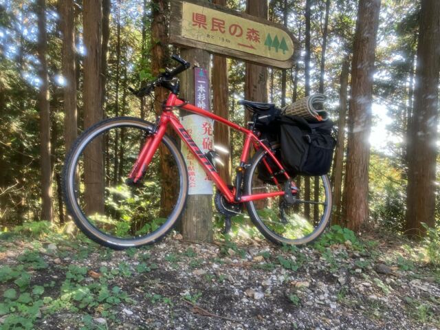 昨日はお初のclimbinggym_walrusへ恒例のムー研を友人達と行ってきました。写真はrota9803さんからいただきましたー雰囲気の良いジムで楽しめました。で、今日は自転車トレーニングで奥武蔵を走ってきました。自転車にも良い季節です。  #climbinggym_walrus @climbinggym_walrus #奥武蔵 #furuhatamountainguideoffice